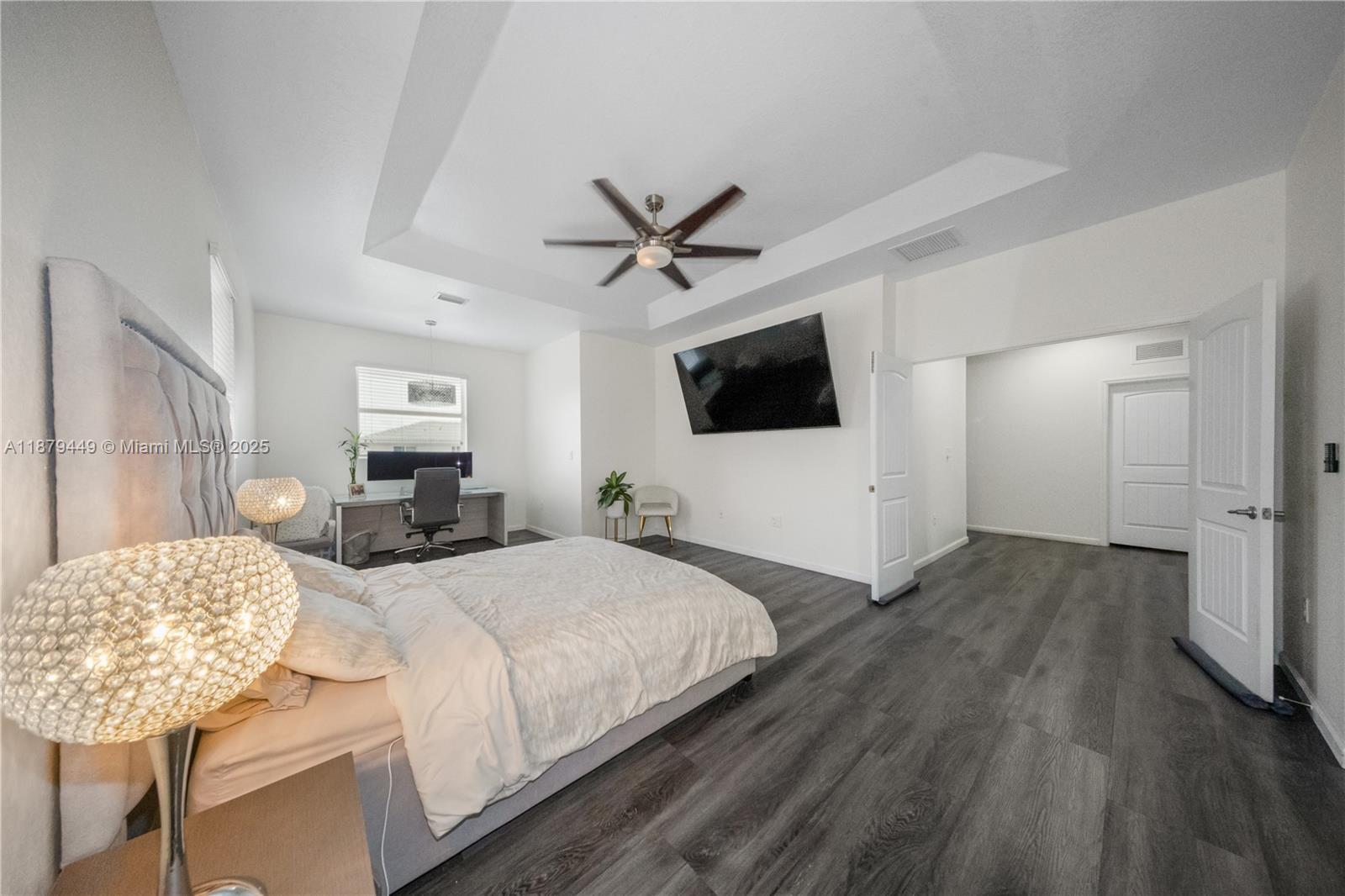 HEMINGWAY POINT - Residential