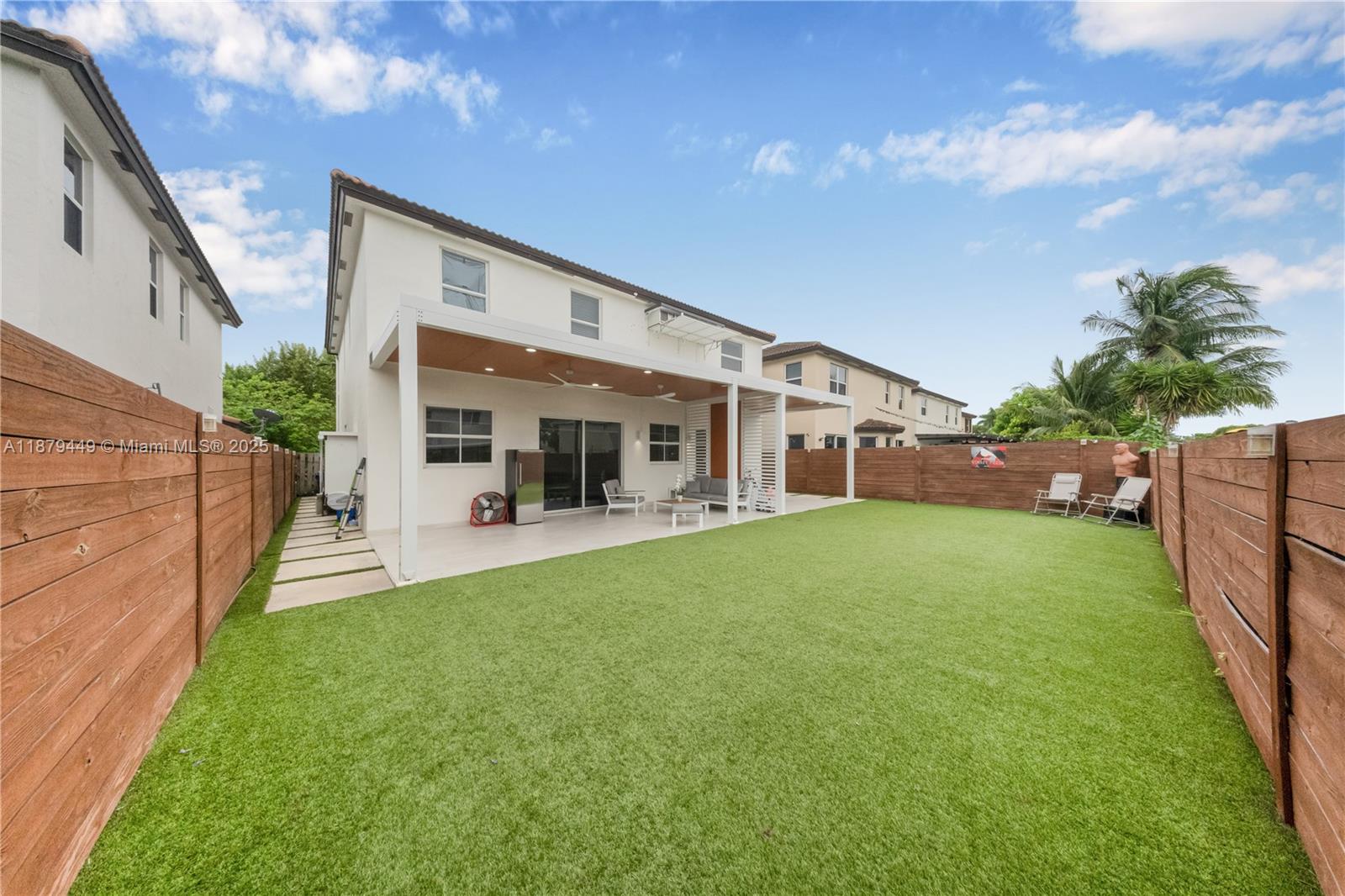 HEMINGWAY POINT - Residential