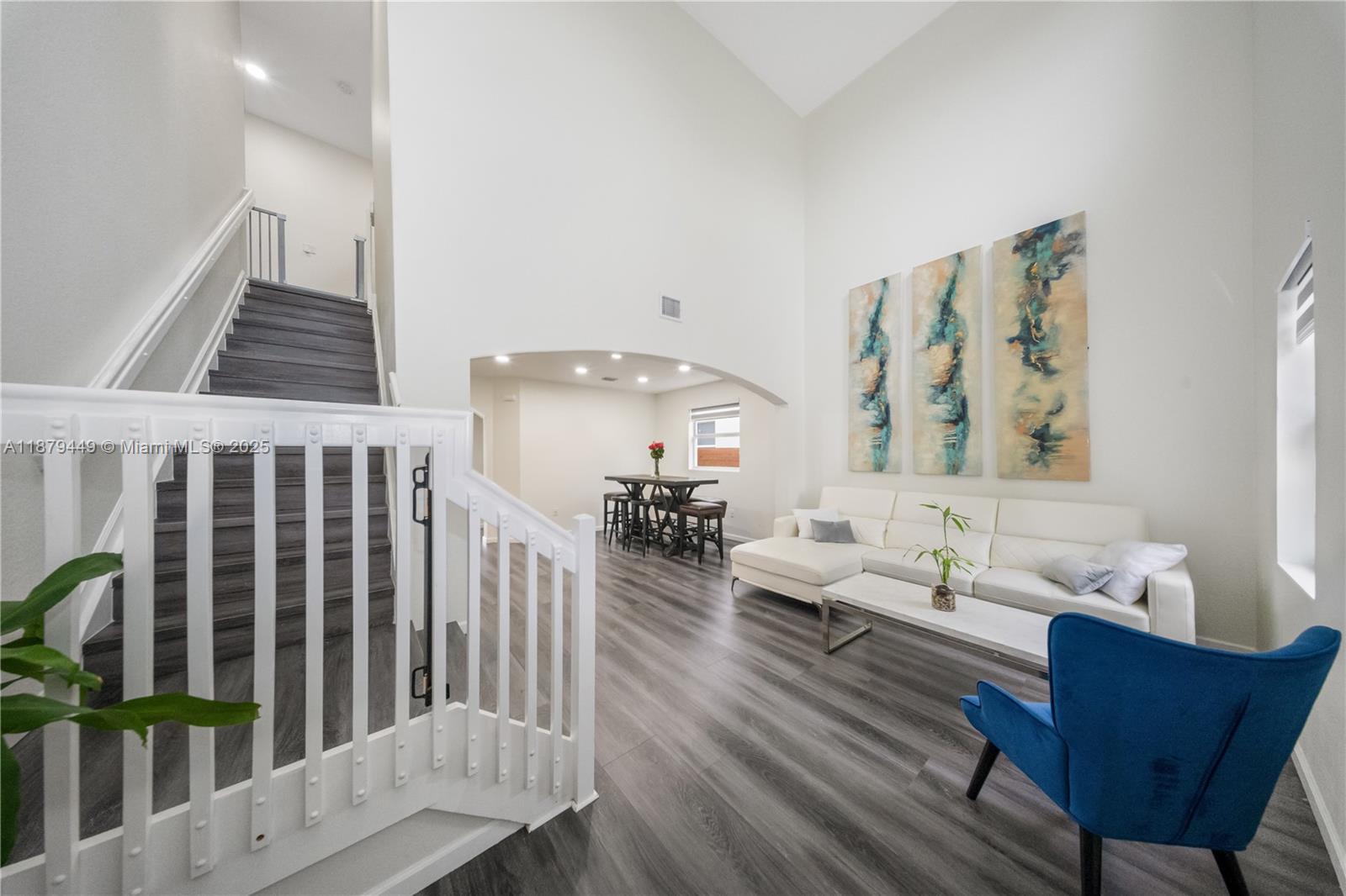 HEMINGWAY POINT - Residential