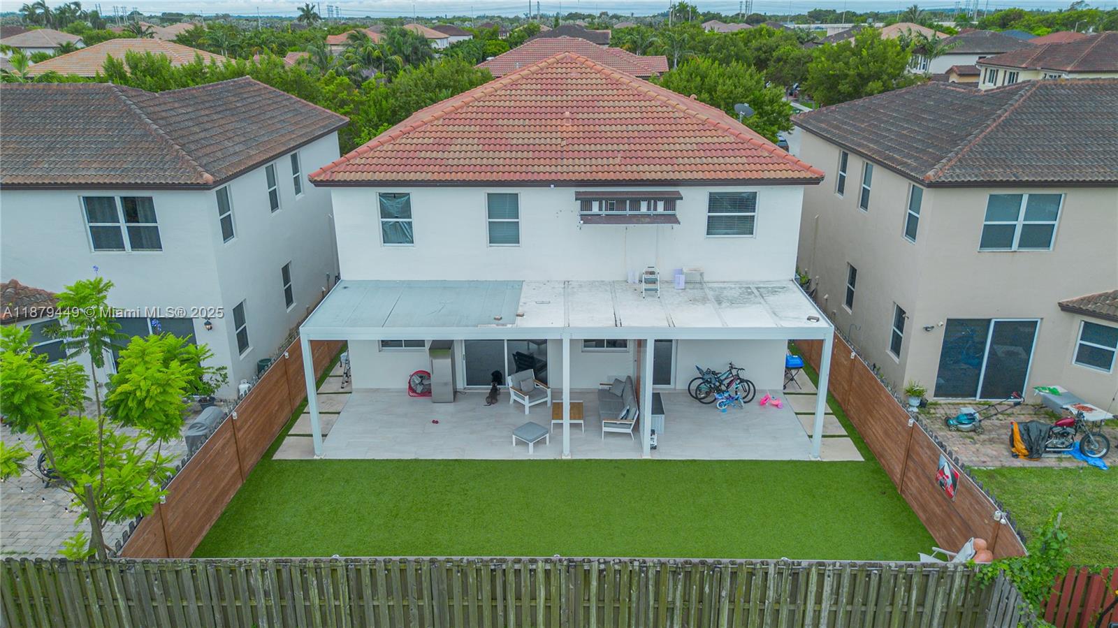 HEMINGWAY POINT - Residential