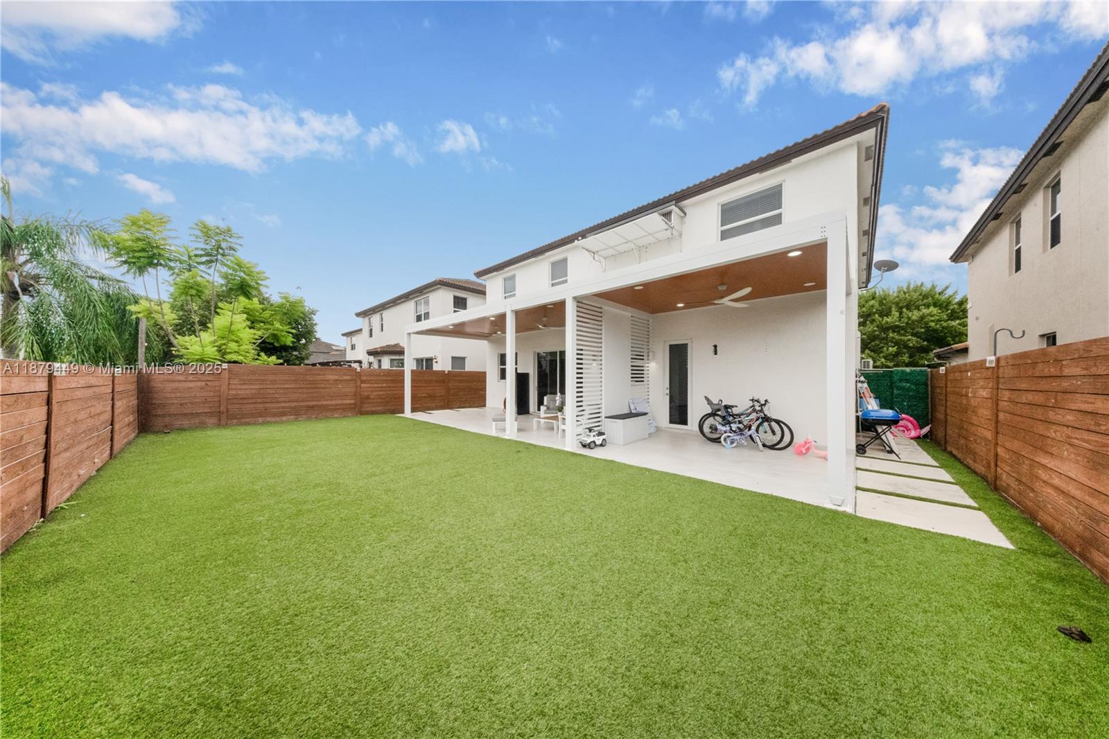 HEMINGWAY POINT - Residential