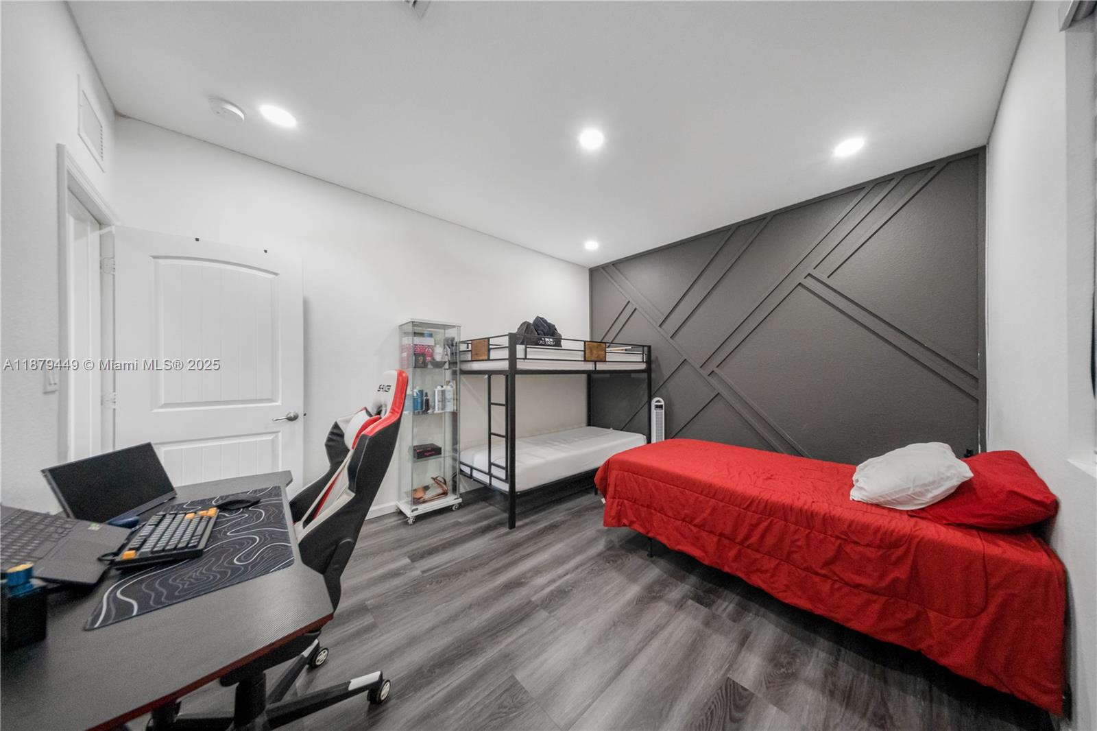 HEMINGWAY POINT - Residential