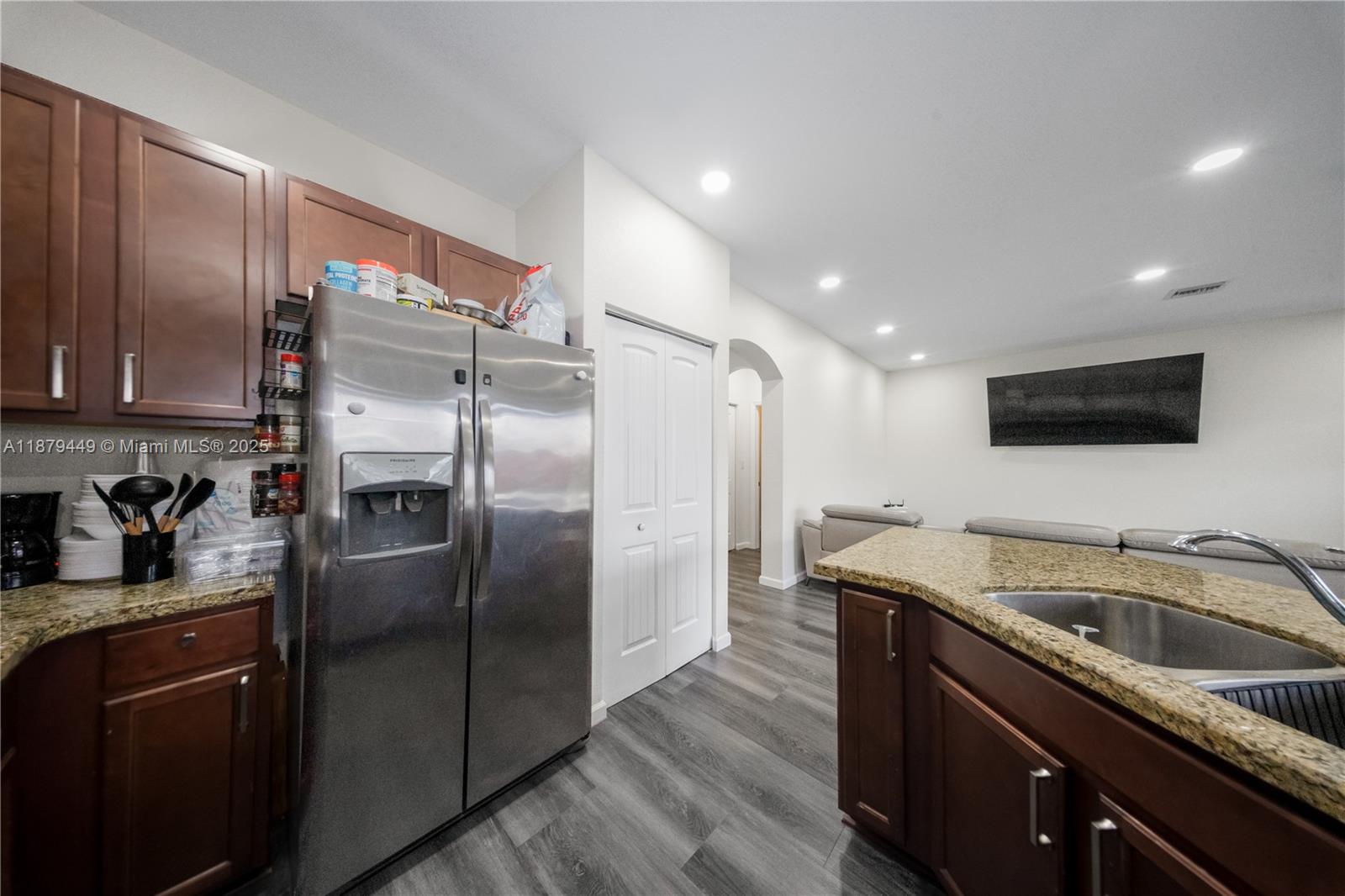 HEMINGWAY POINT - Residential