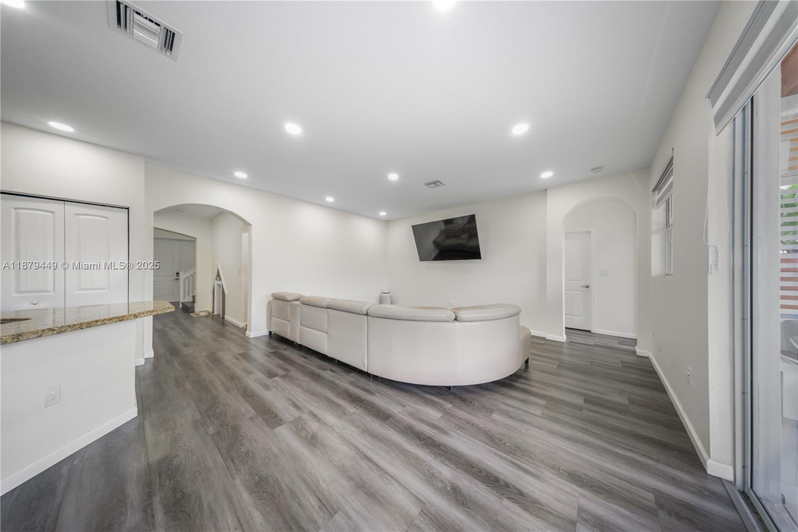 HEMINGWAY POINT - Residential