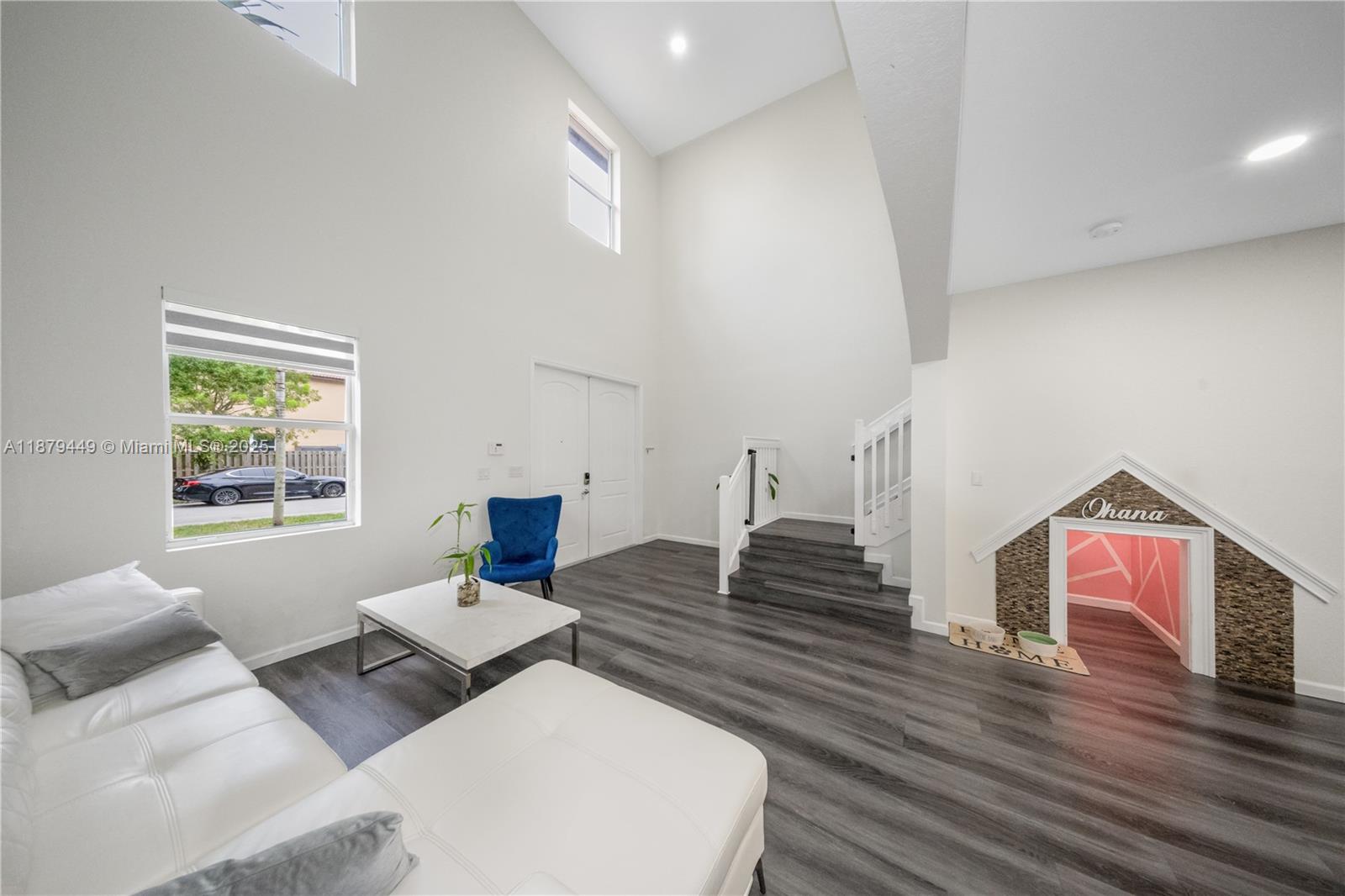 HEMINGWAY POINT - Residential