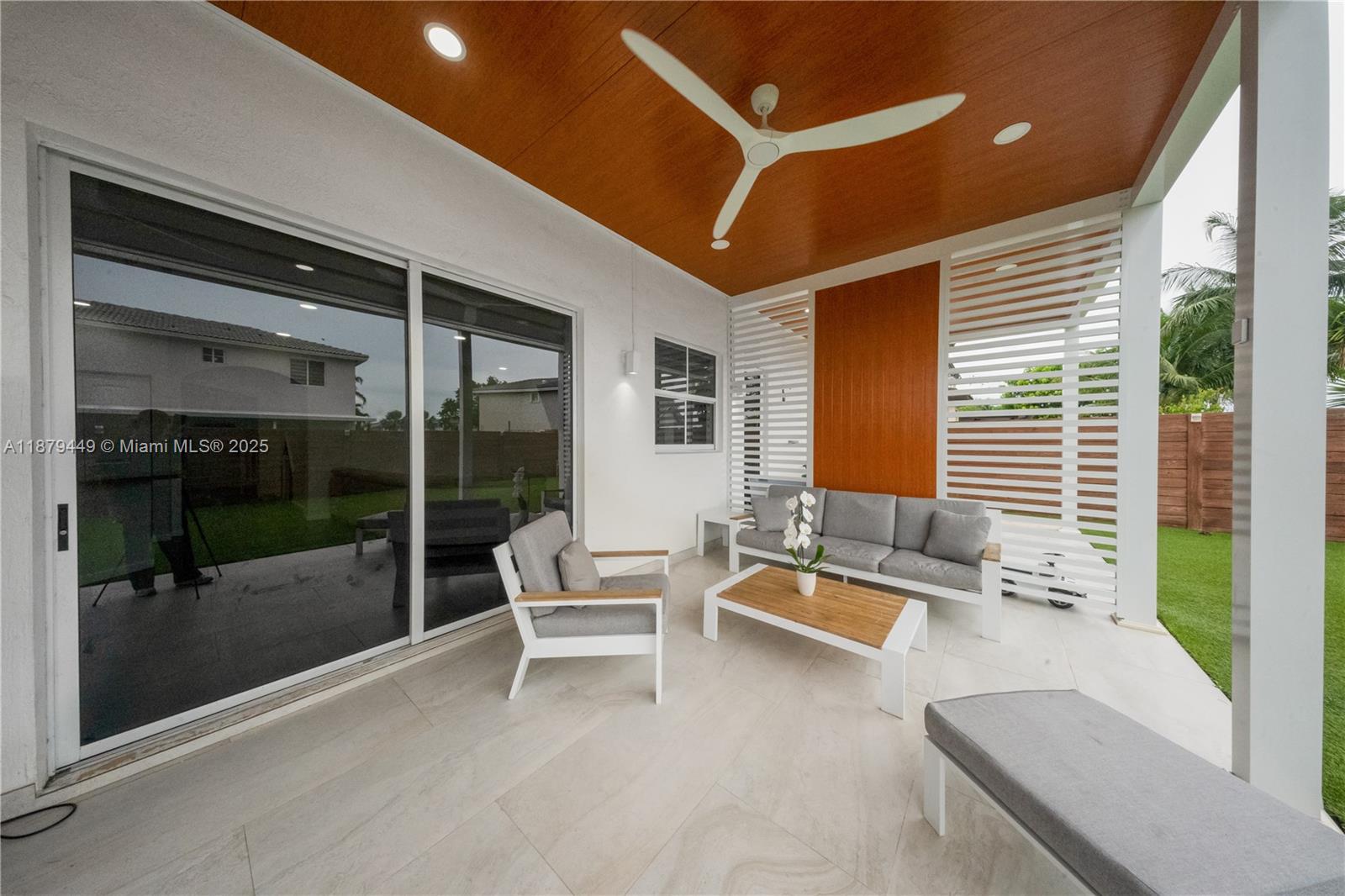 HEMINGWAY POINT - Residential