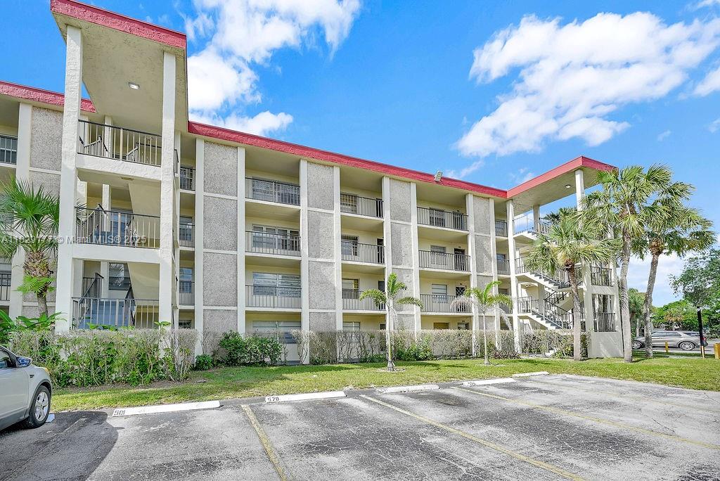 CYPRESS CHASE CONDO NO 6 - Residential