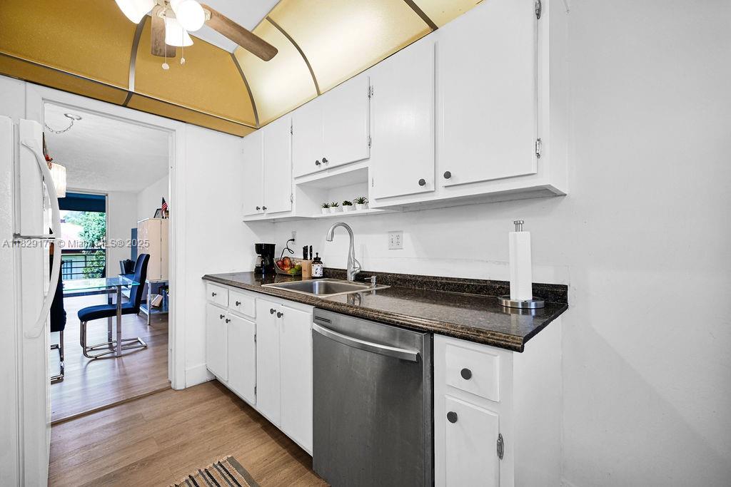 CYPRESS CHASE CONDO NO 6 - Residential