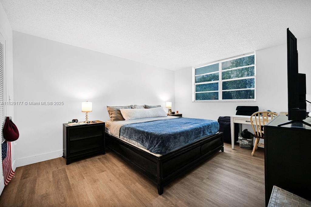 CYPRESS CHASE CONDO NO 6 - Residential