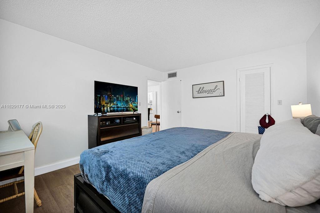 CYPRESS CHASE CONDO NO 6 - Residential