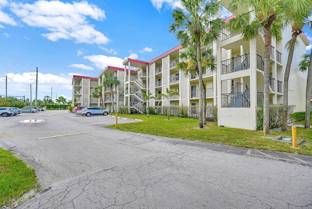 CYPRESS CHASE CONDO NO 6 - Residential