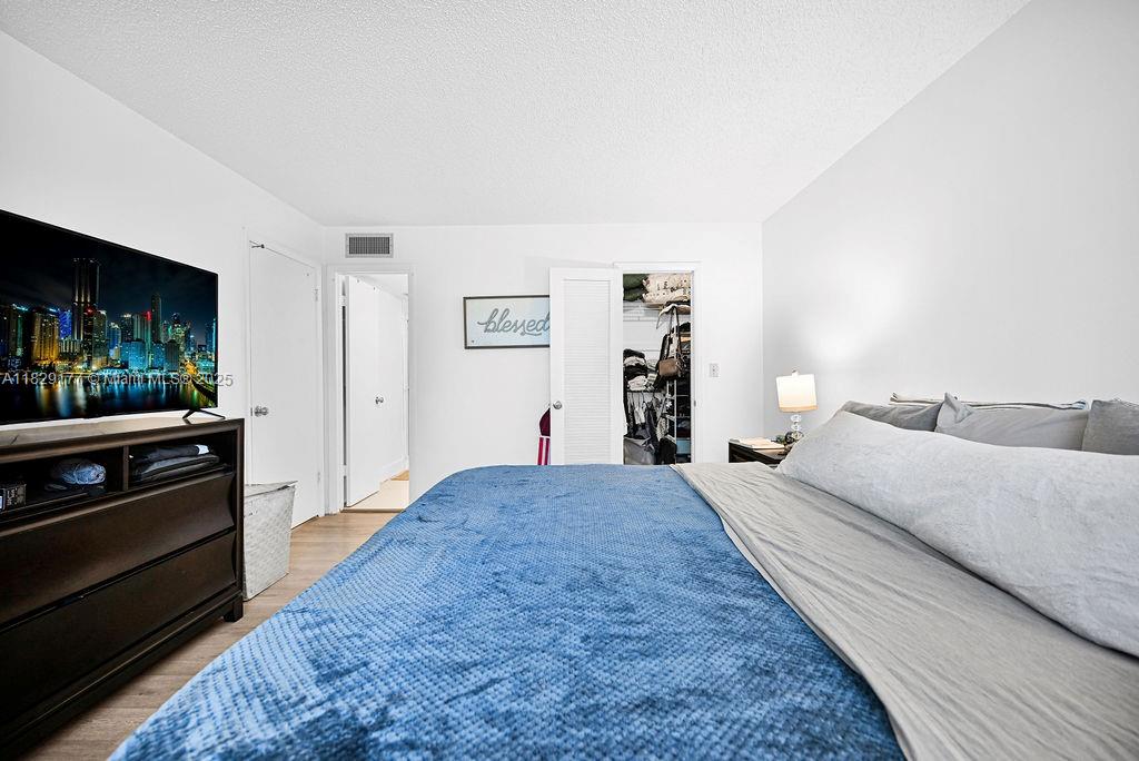 CYPRESS CHASE CONDO NO 6 - Residential