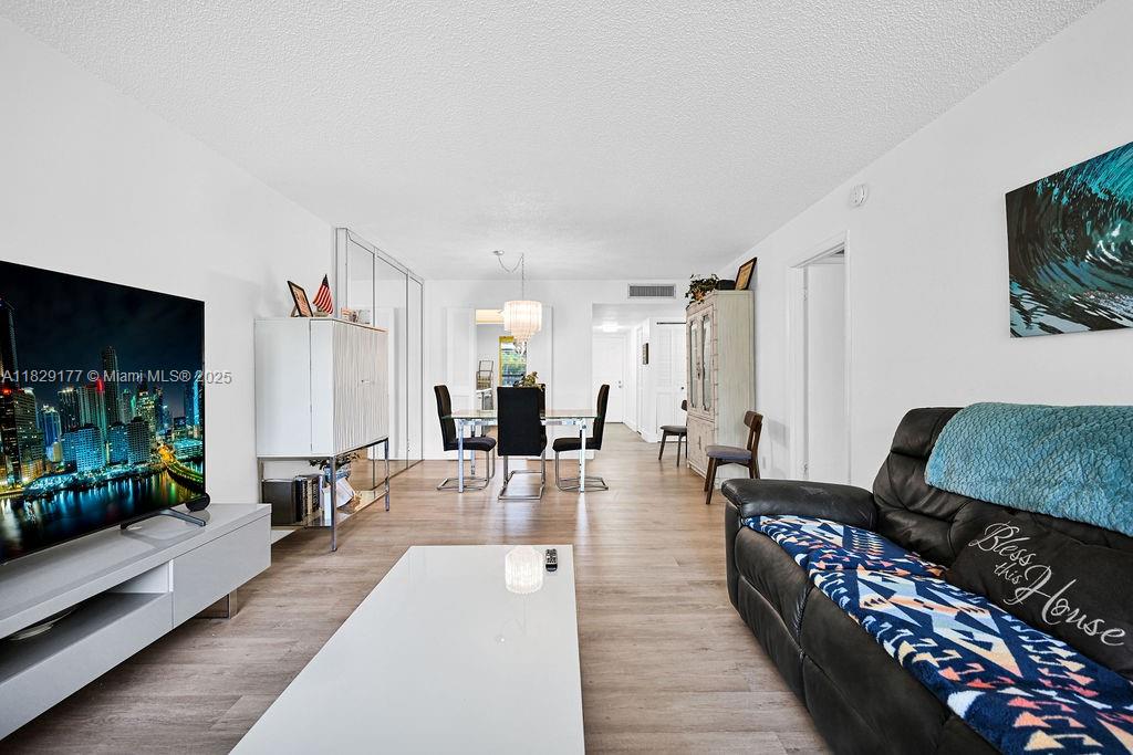 CYPRESS CHASE CONDO NO 6 - Residential