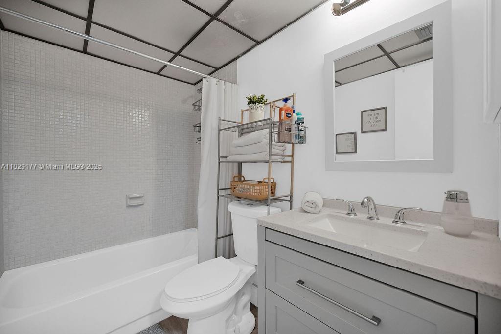 CYPRESS CHASE CONDO NO 6 - Residential