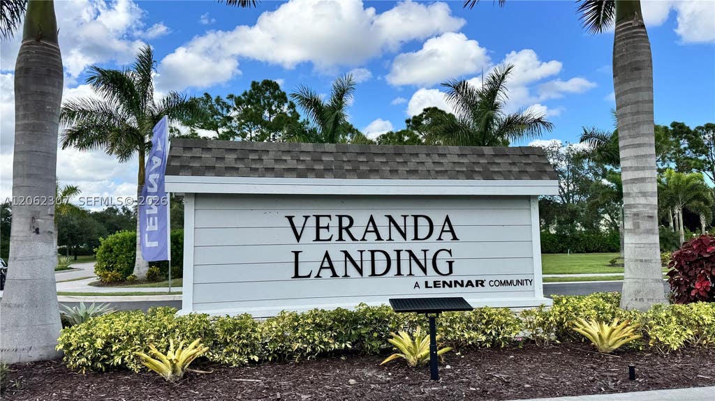 Photo of 401 SE Crossoak Ln #401, Port St Lucie, FL 34984 (MLS # A12062307)