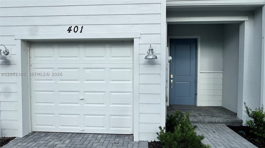 Photo of 401 SE Crossoak Ln #401, Port St Lucie, FL 34984 (MLS # A12062307)