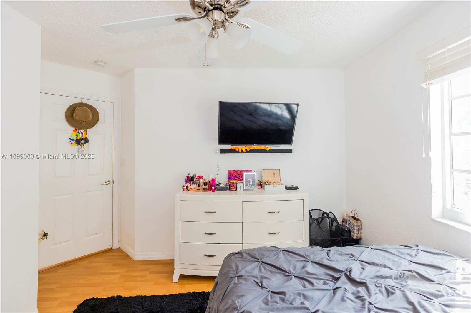 SAPPHIRE SHORES-SAPPHIRE - Residential