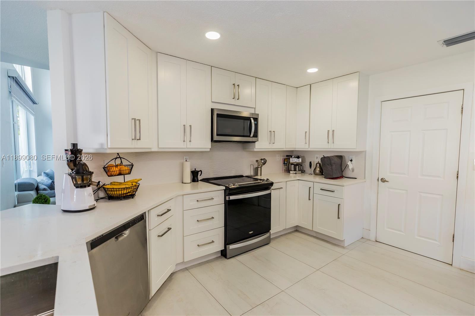 SAPPHIRE SHORES-SAPPHIRE - Residential