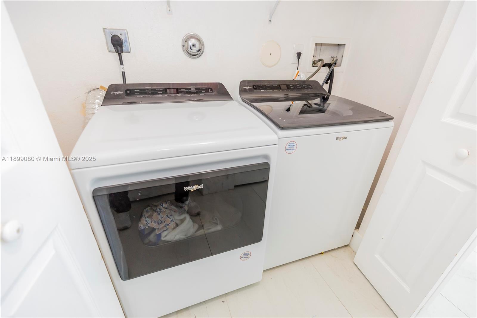 SAPPHIRE SHORES-SAPPHIRE - Residential