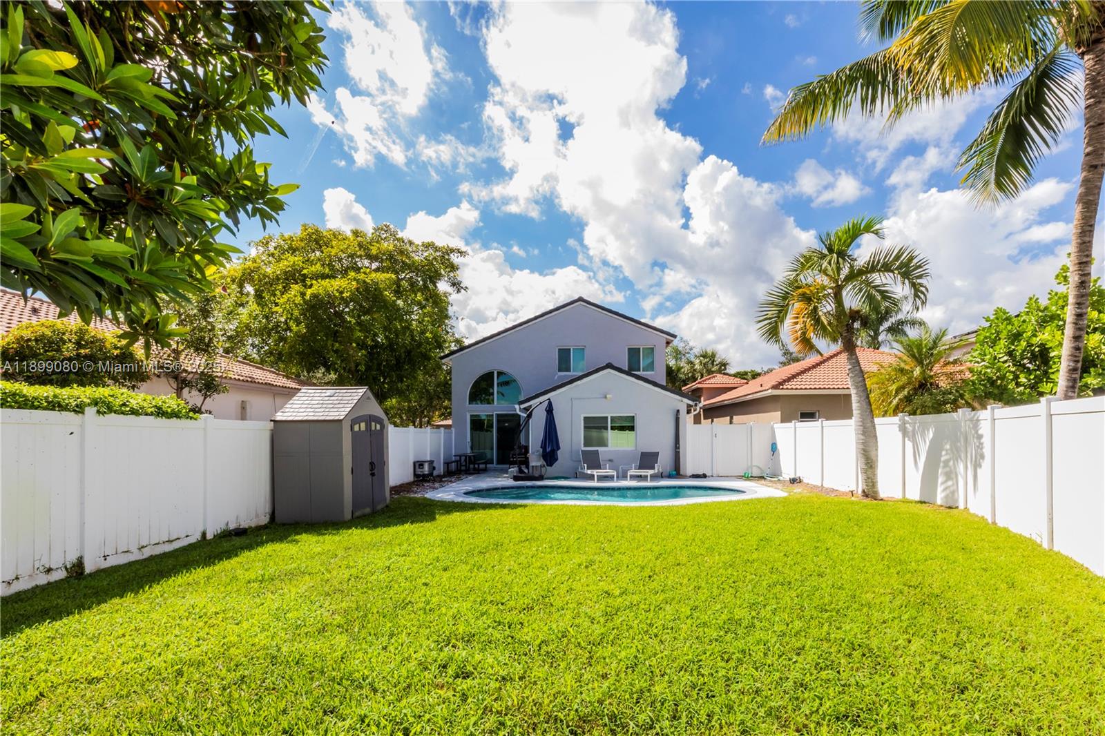 SAPPHIRE SHORES-SAPPHIRE - Residential