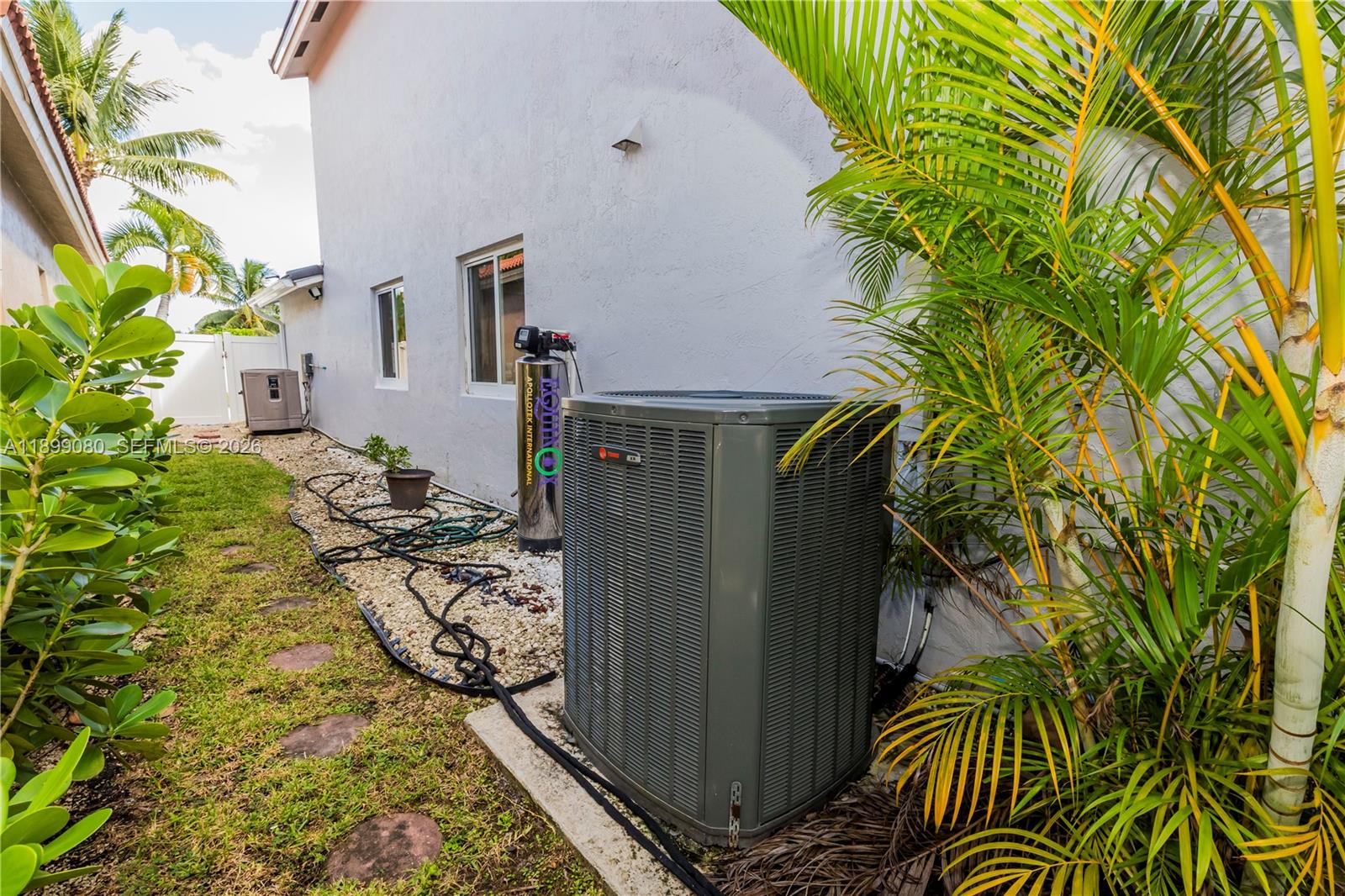 SAPPHIRE SHORES-SAPPHIRE - Residential