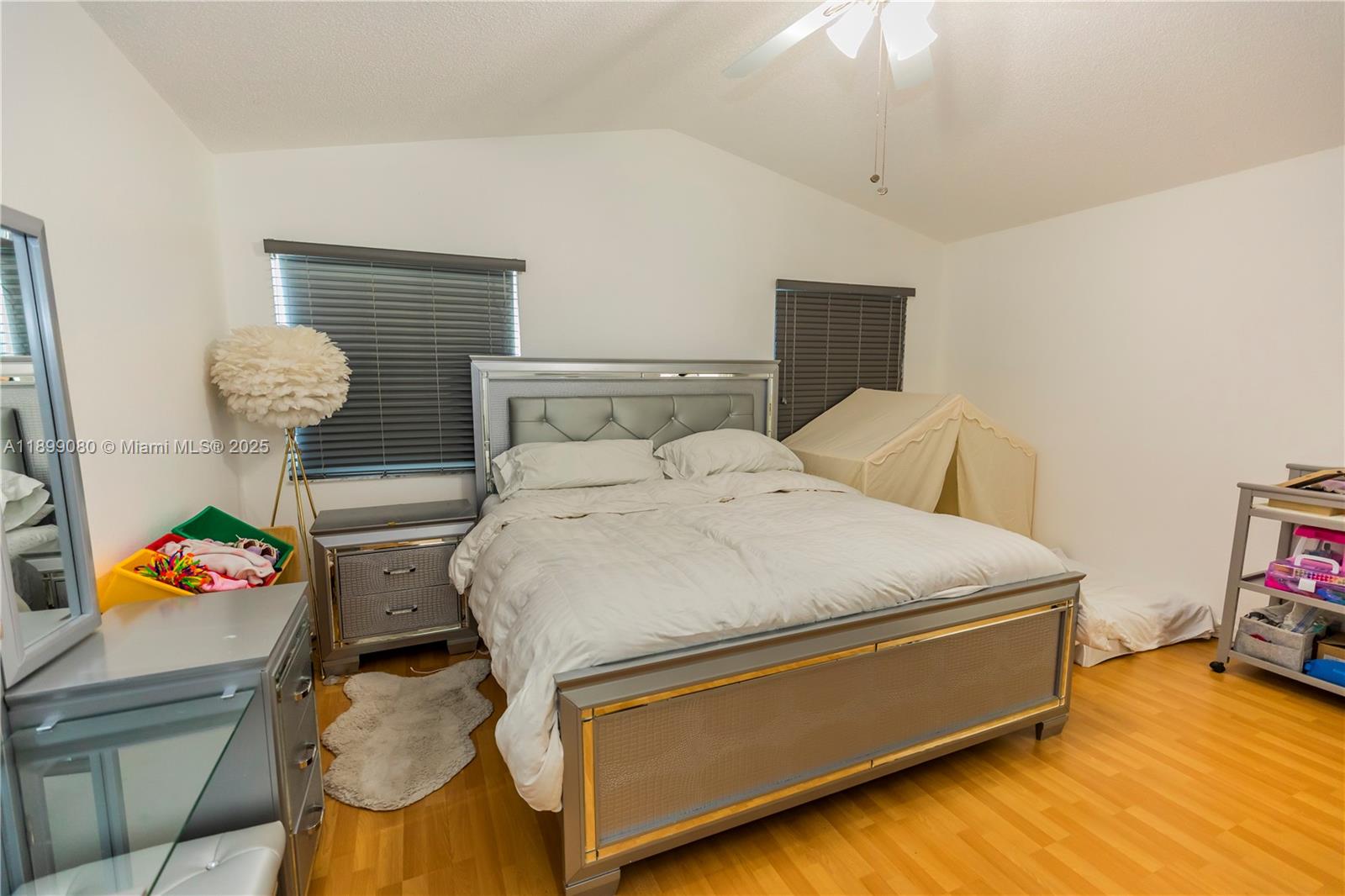 SAPPHIRE SHORES-SAPPHIRE - Residential