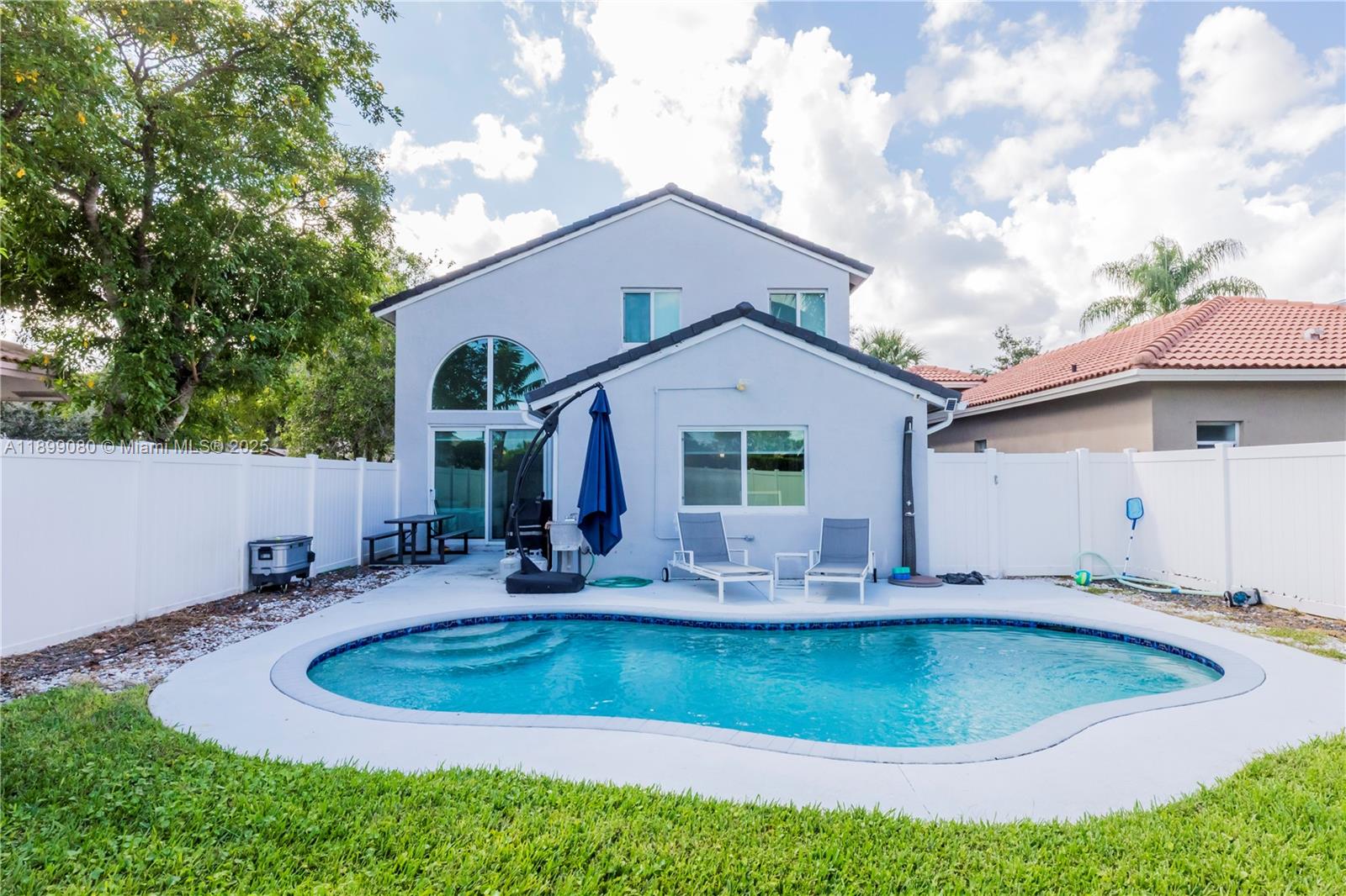 SAPPHIRE SHORES-SAPPHIRE - Residential