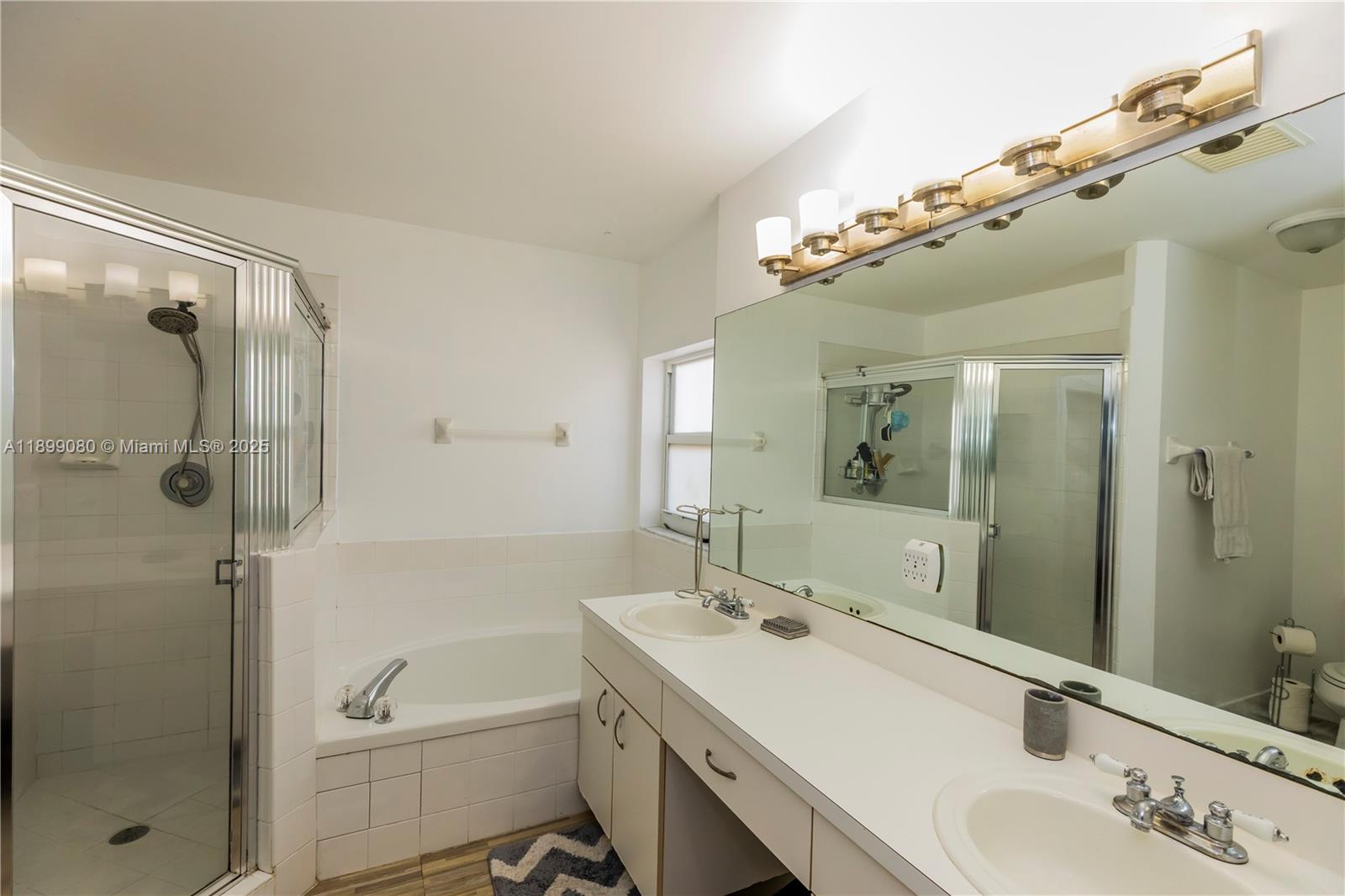 SAPPHIRE SHORES-SAPPHIRE - Residential