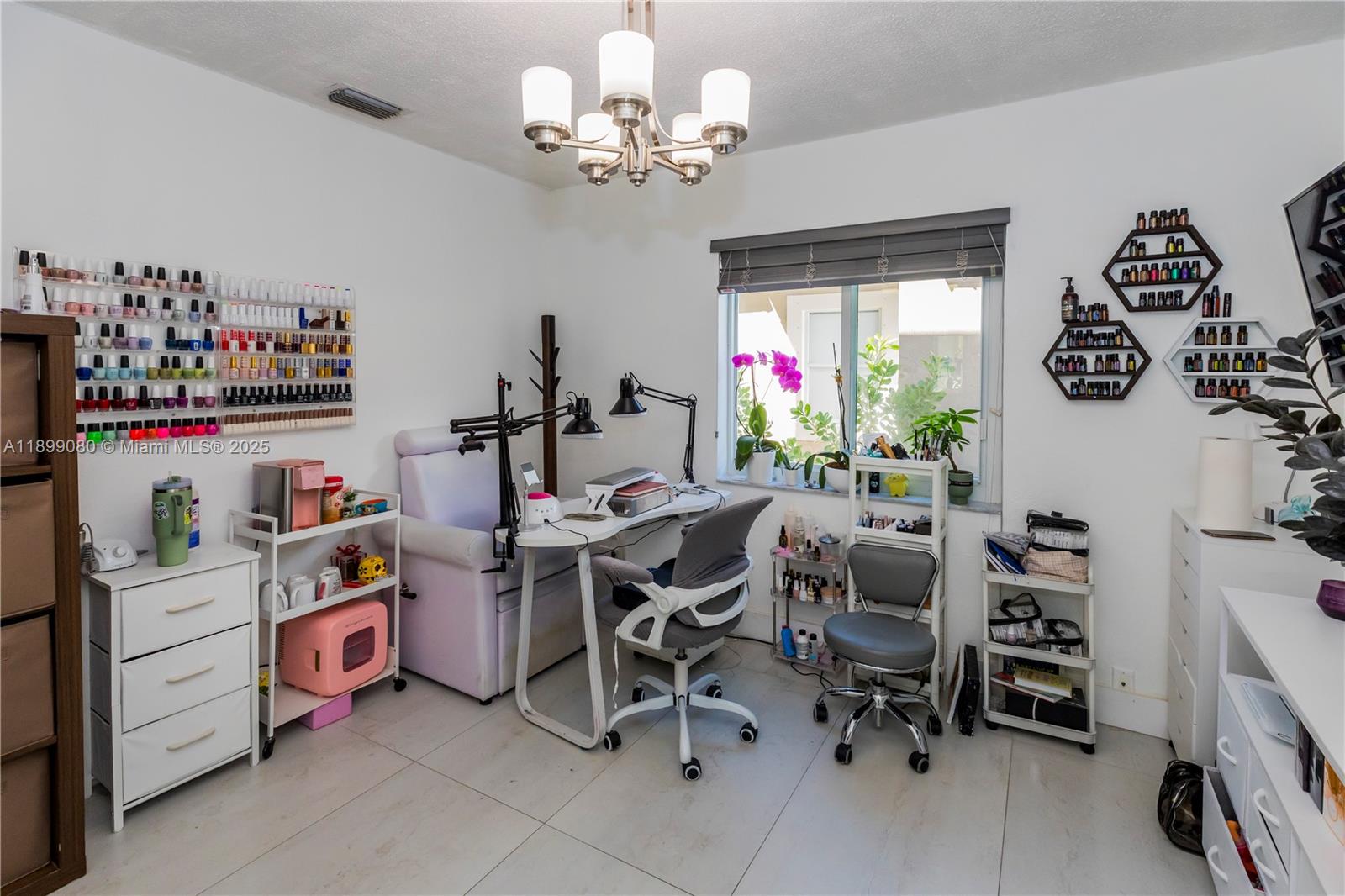 SAPPHIRE SHORES-SAPPHIRE - Residential