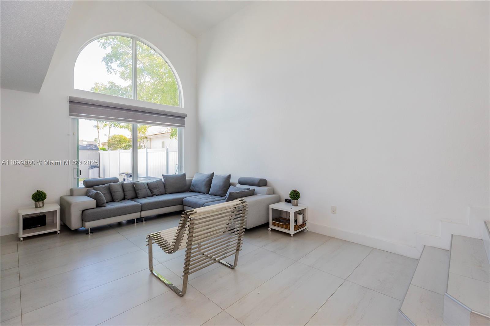 SAPPHIRE SHORES-SAPPHIRE - Residential