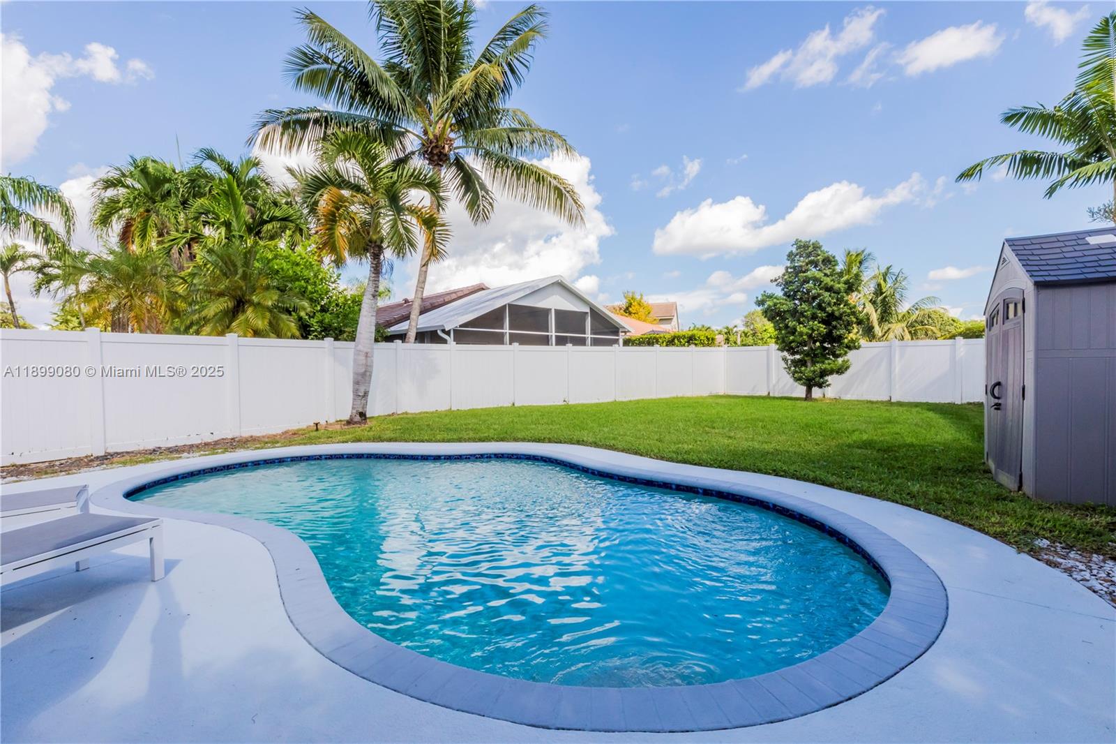 SAPPHIRE SHORES-SAPPHIRE - Residential