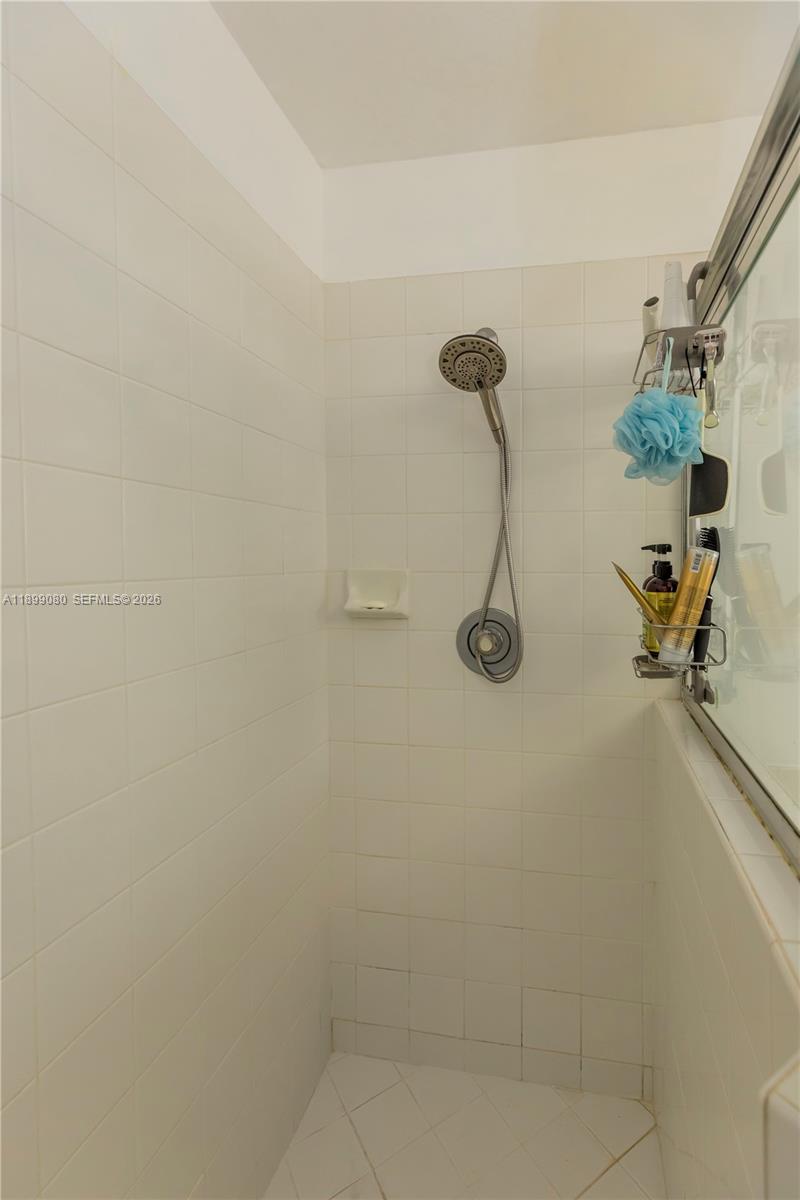 SAPPHIRE SHORES-SAPPHIRE - Residential