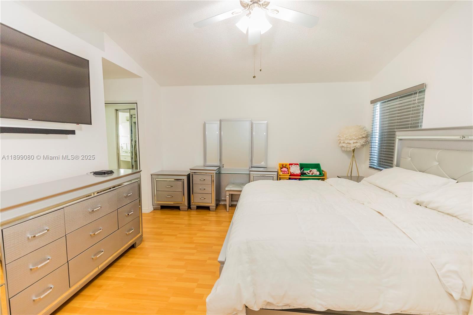 SAPPHIRE SHORES-SAPPHIRE - Residential