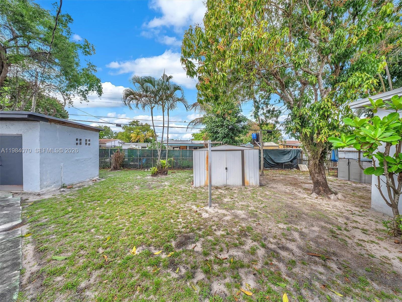 BONNIE BRIAR ESTATES - Residential