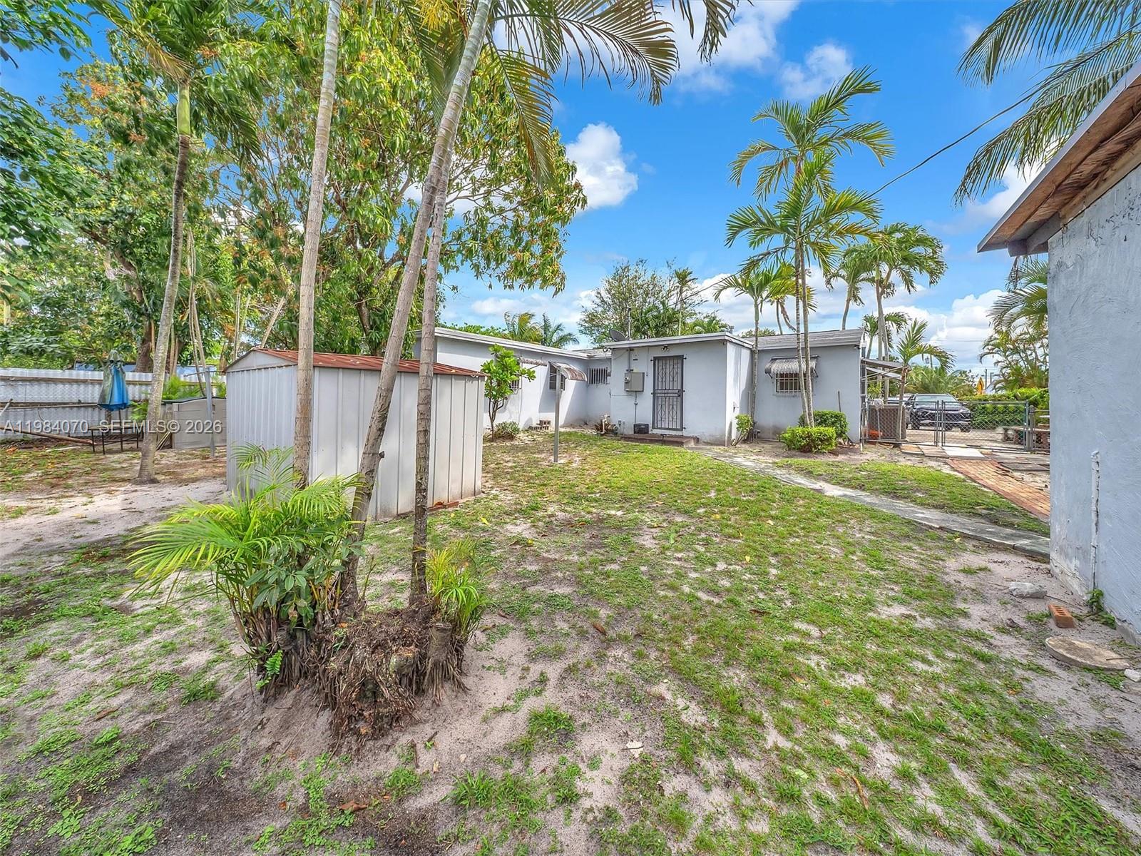 BONNIE BRIAR ESTATES - Residential