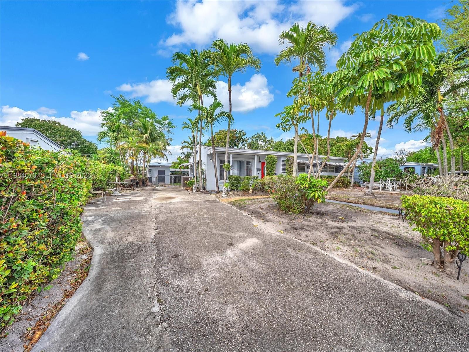 BONNIE BRIAR ESTATES - Residential