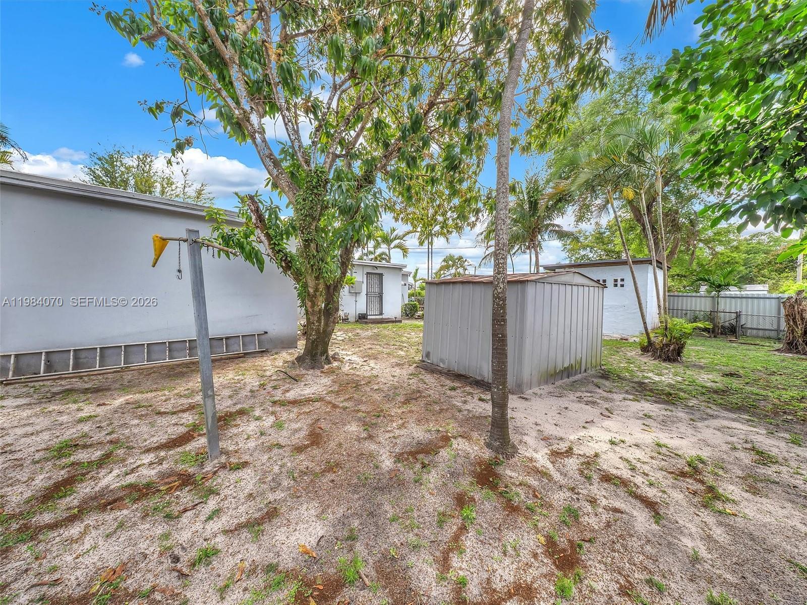 BONNIE BRIAR ESTATES - Residential