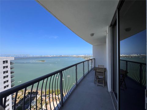1750 N Bayshore Dr 3803 Miami FL 33132
