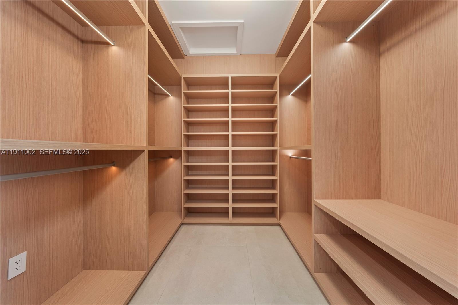 ROCK REEF - Residential