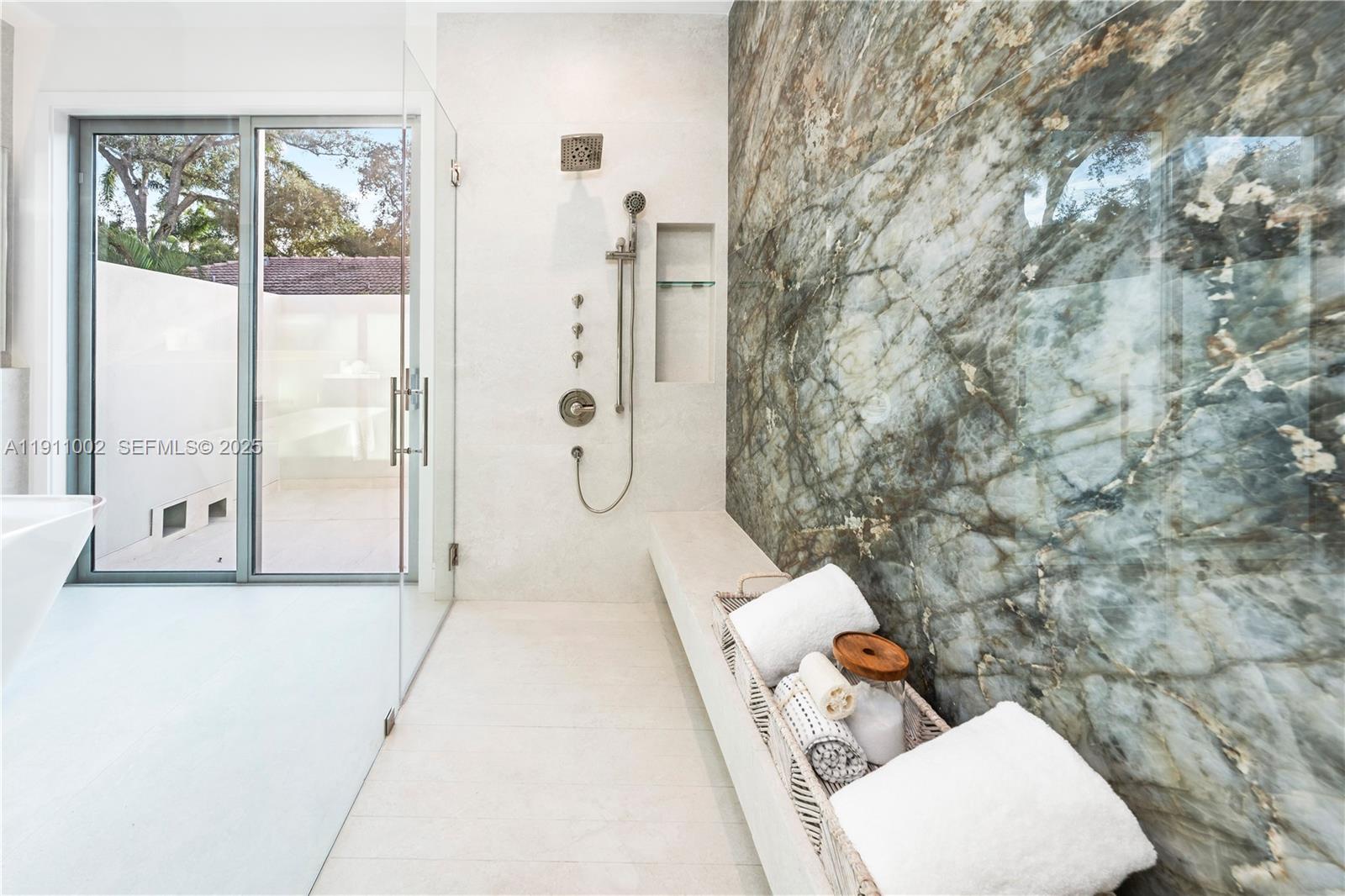 ROCK REEF - Residential