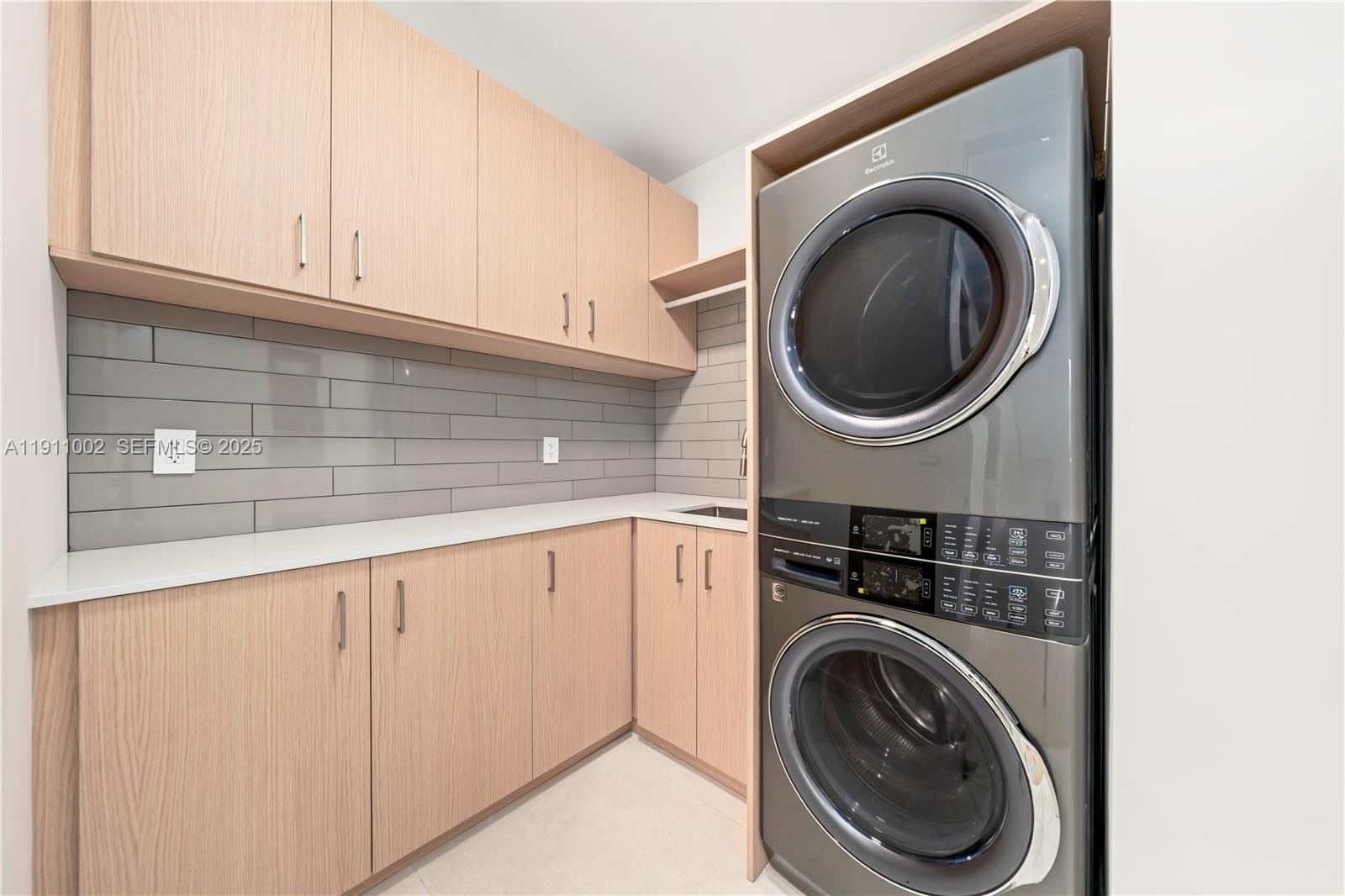 ROCK REEF - Residential