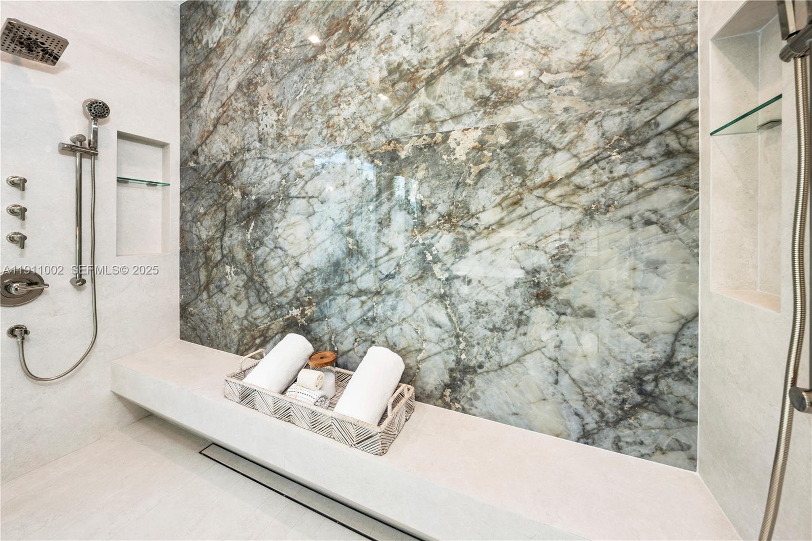 ROCK REEF - Residential