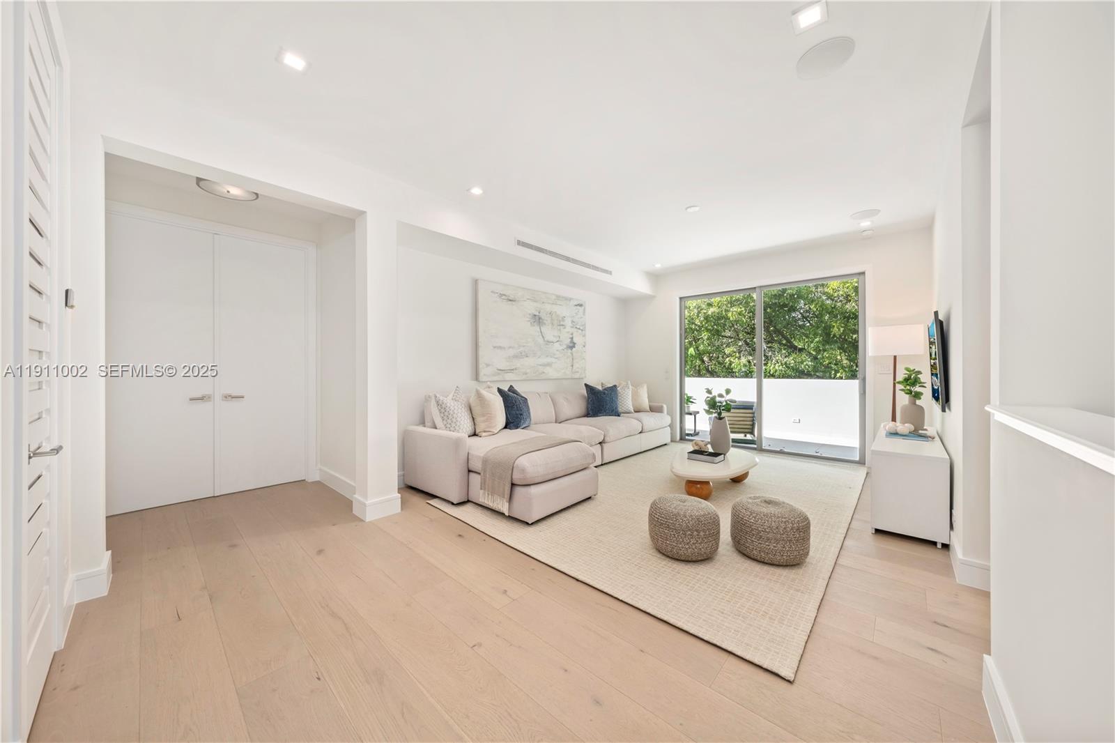 ROCK REEF - Residential