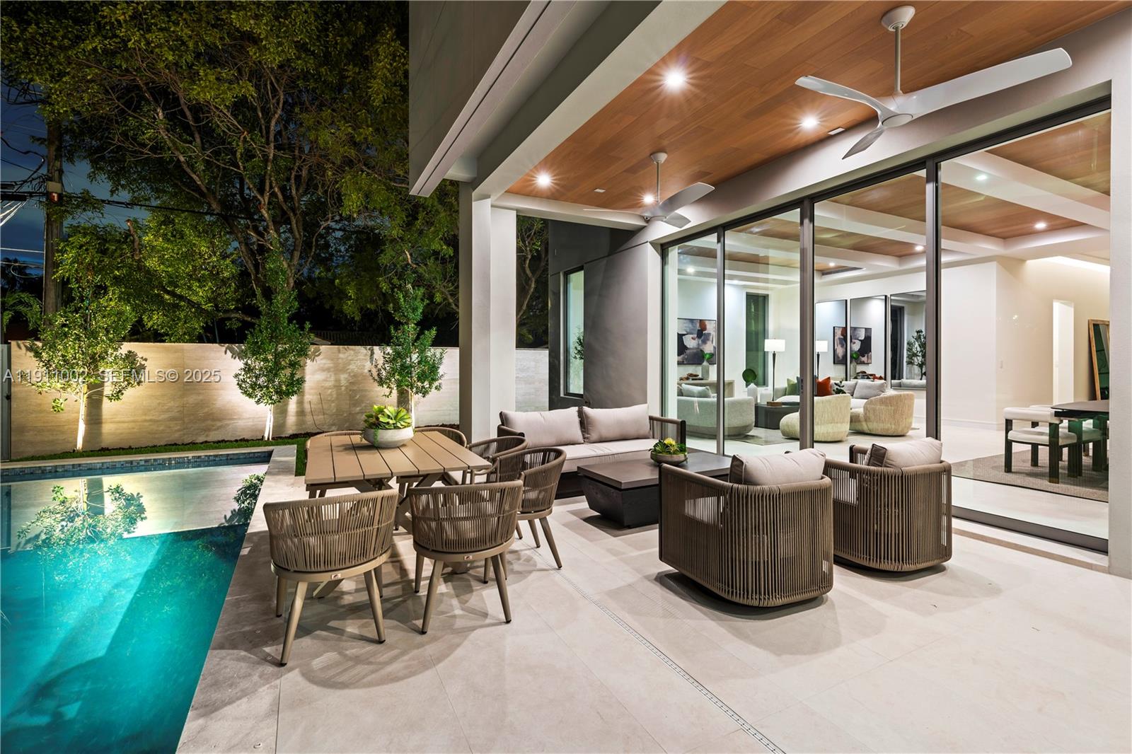 ROCK REEF - Residential