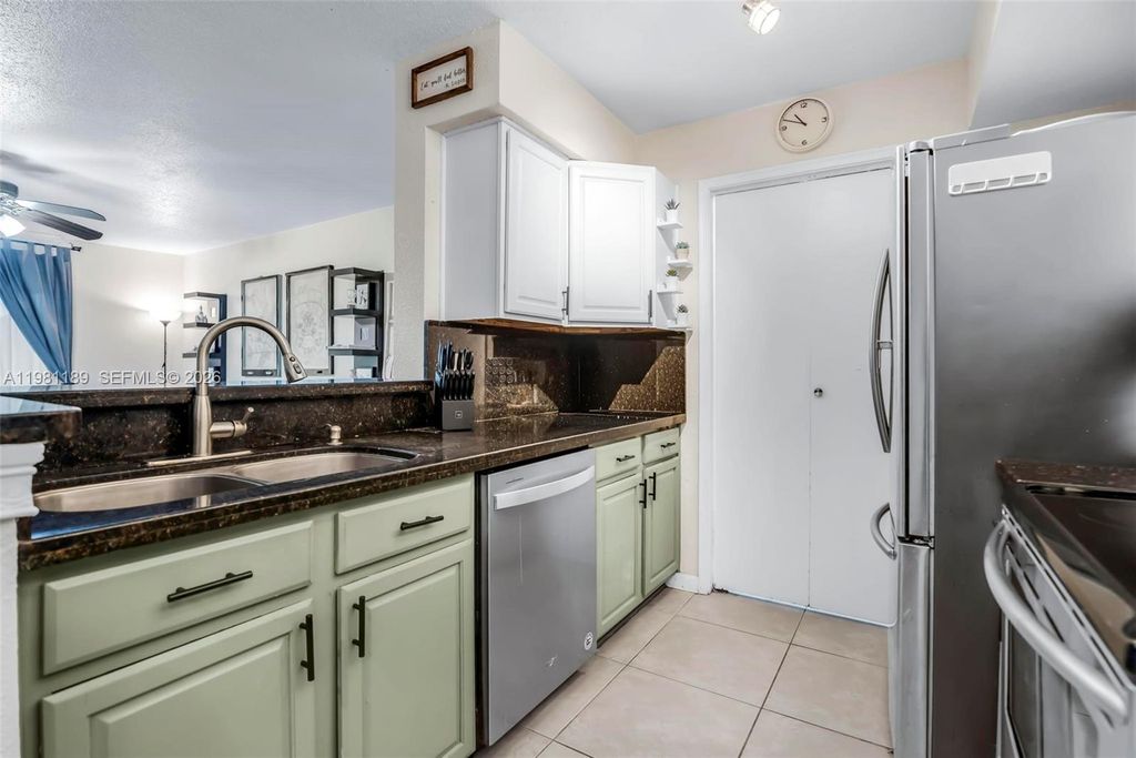 Photo of 875 Riverside Dr #712, Coral Springs, FL 33071 (MLS # A11981189)