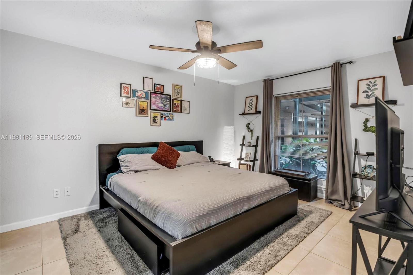 SAVANNAH AT RIVERSIDE CON - Residential