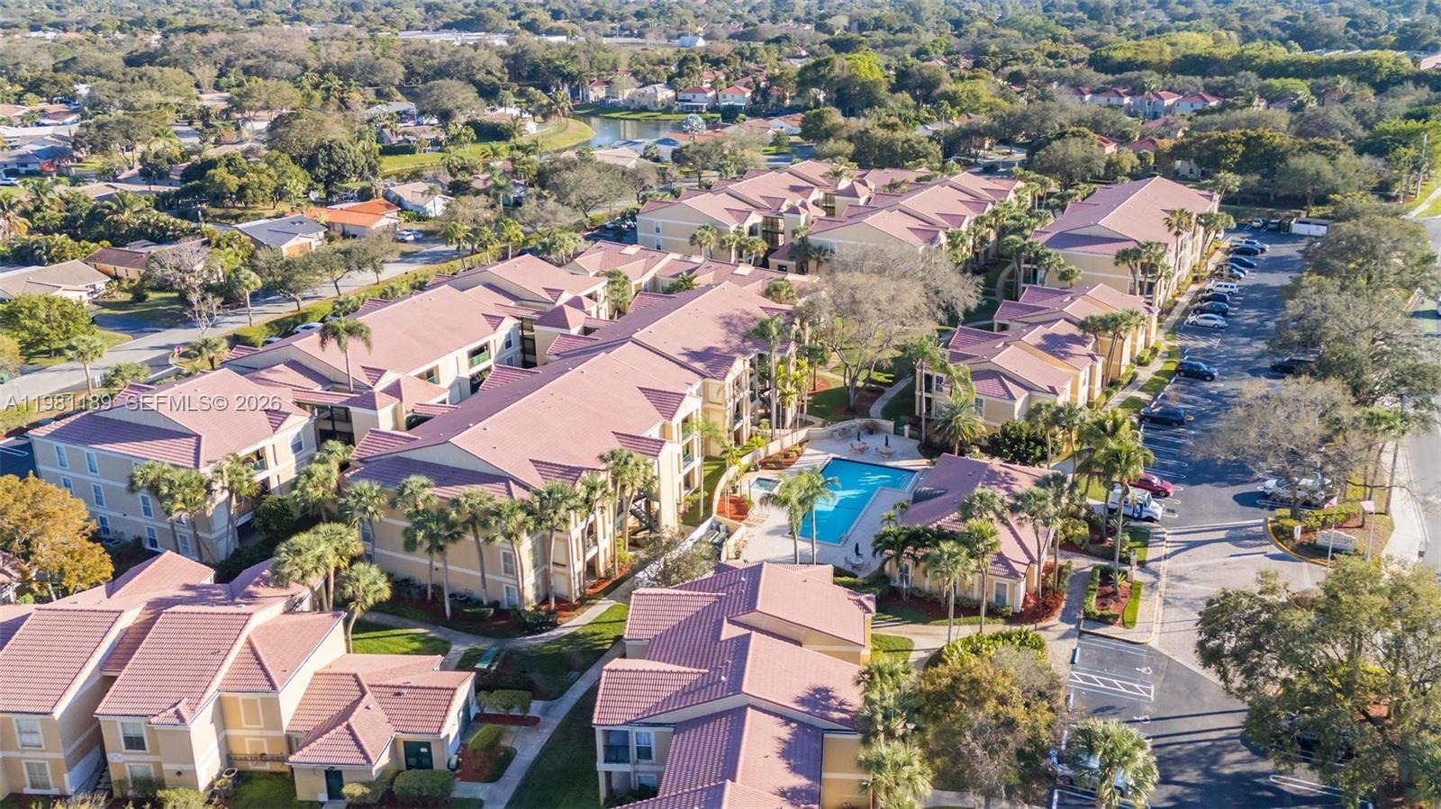 SAVANNAH AT RIVERSIDE CON - Residential