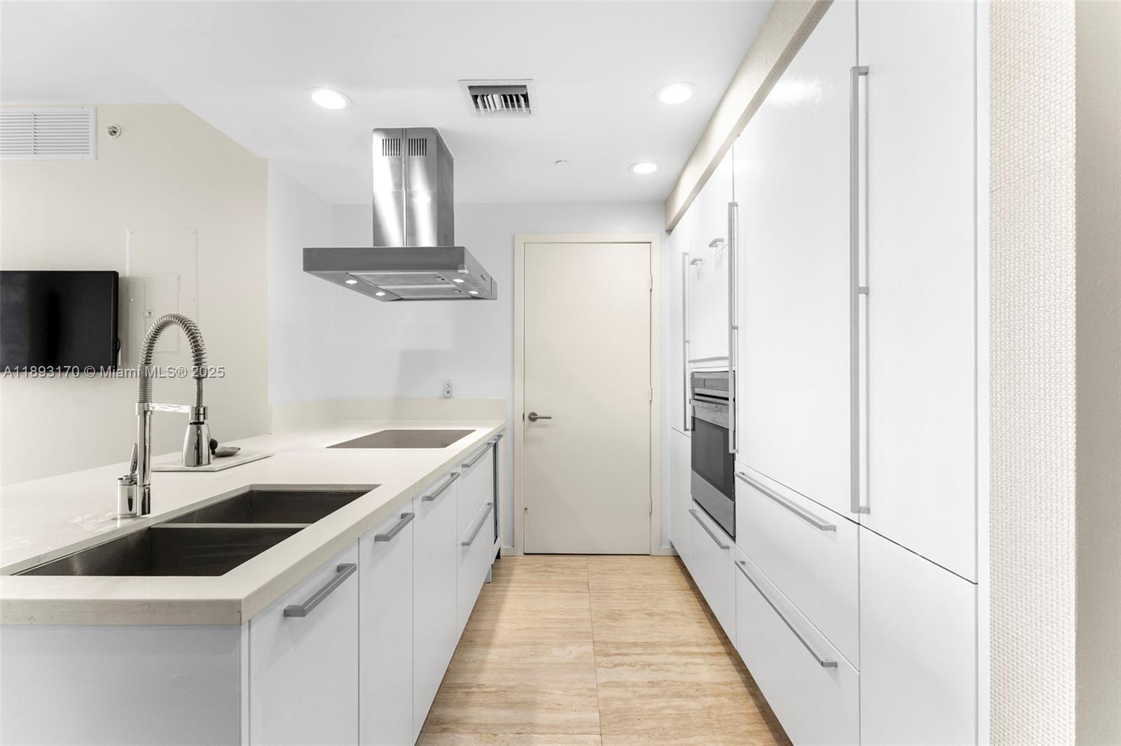 CAPRI SOUTH BEACH CONDO - Residential Lease