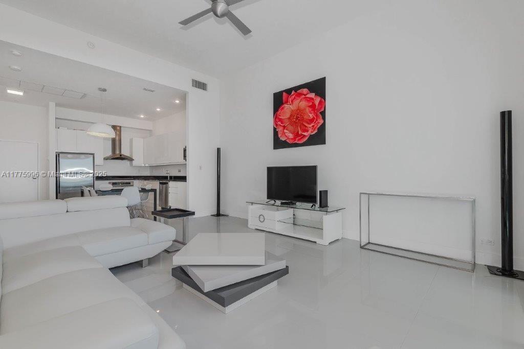 RONEY PALACE CONDO - Residential Lease