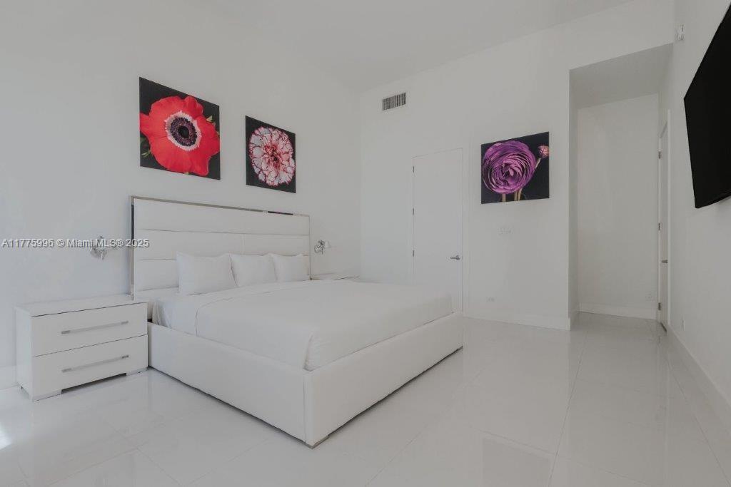 RONEY PALACE CONDO - Residential Lease